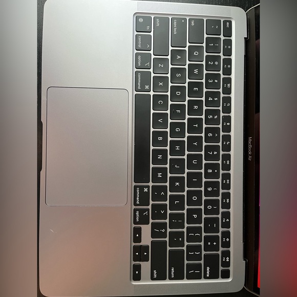 MACBOOK AIR 2020 - Picture 3 of 4